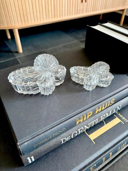 Set van 2 glazen schaaltjes met deksel vorm vlinder, Huis en Inrichting, Woonaccessoires | Schalen en Manden, Gebruikt, Overige vormen