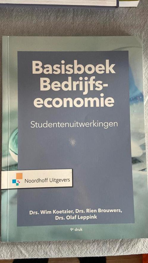 Basisboek bedrijfseconomie-studentenuitwerkingen, Boeken, Economie, Management en Marketing, Zo goed als nieuw, Management, Ophalen of Verzenden