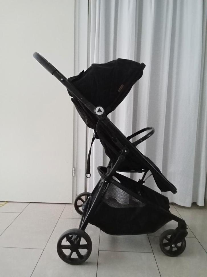 Zgan! Buggy All black incl voetenzak & regenhoes!, Kinderen en Baby's, Buggy's, Zo goed als nieuw, Regenhoes, Voetenzak, Ophalen of Verzenden