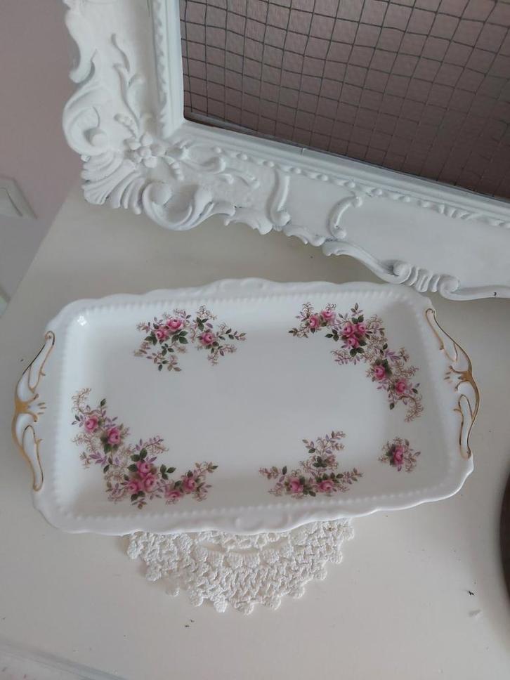 Grote royal albert schaal lavender rose roze paarse bloemen., Antiek en Kunst, Antiek | Schalen, Ophalen of Verzenden