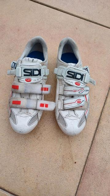 SIDI Wielerschoenen, maat 42 TEAB beschikbaar voor biedingen