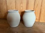 Twee identieke bloempotten, Rond, Ophalen of Verzenden, Zo goed als nieuw, Aardewerk