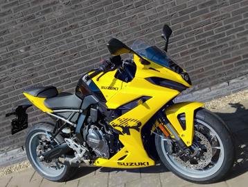 SUZUKI GSX-8R (bj 2025) beschikbaar voor biedingen