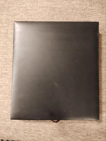 Luxe box met zes gezelschapsspellen. beschikbaar voor biedingen