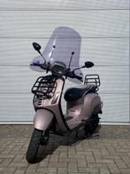 Vespa Sprint Frozenberry Metallic, Ophalen of Verzenden