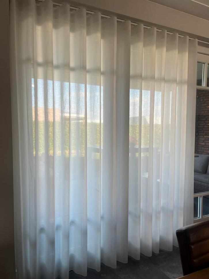 Te koop; inbetween gordijnen Artelux Noa wit, Huis en Inrichting, Stoffering | Gordijnen en Lamellen, Zo goed als nieuw, 200 cm of meer