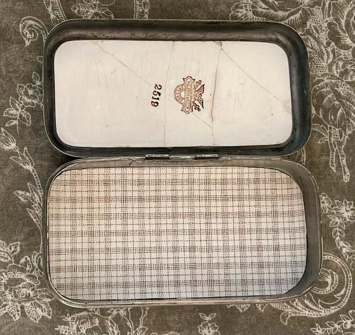 Antiek Villeroy & Boch Mettlach doosje, porseleinen inleg, Antiek en Kunst, Curiosa en Brocante, Ophalen