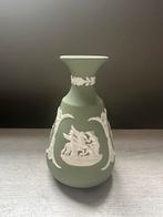 Wedgewood Jasperware Vaasje - Groen, Antiek en Kunst, Antiek | Vazen, Ophalen of Verzenden