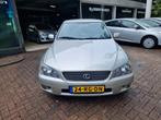 Lexus IS 200 Business | AUTOMAAT | 2E EIGENAAR | 12 MND GARA, Auto's, Lexus, Zwart, Navigatiesysteem, 155 pk, Sedan