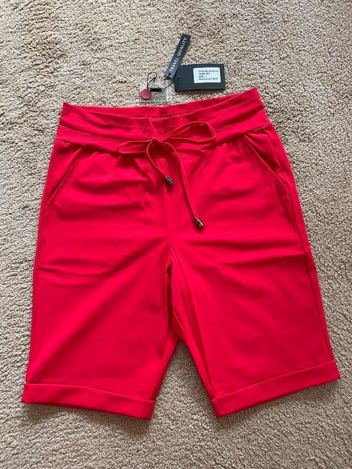 Mi Piace travel short/bermuda, rood, L, NIEUW met prijskaart, Kleding | Dames, Broeken en Pantalons, Nieuw, Maat 42/44 (L), Rood