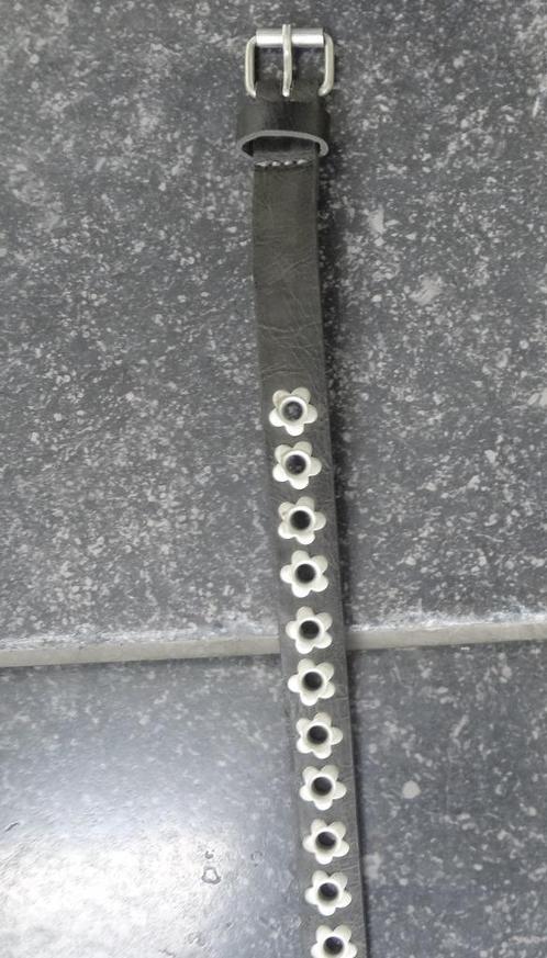 Riem: donker grijs/metaal bloemen erop, L: 75cm., Kinderen en Baby's, Kindermode-accessoires, Zo goed als nieuw, Ophalen of Verzenden