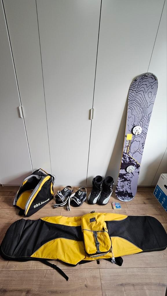 Atomic AIA Snowboard Set (155cm) + Boots & Tassen, Sport en Fitness, Snowboarden, Gebruikt, Board, Ophalen