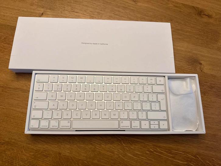 Apple Magic Keyboard met Muis - licht gebruikt, Computers en Software, Toetsenborden, Gebruikt, Toetsenbord en muis-set, Ophalen of Verzenden