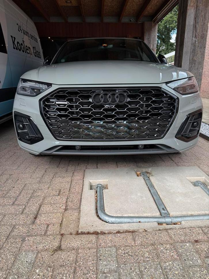 Audi Q5 2021 Zwarte Grill Voorbumper + Quattro Logo, Auto-onderdelen, Carrosserie en Plaatwerk, Bumper, Audi, Voor, Gebruikt, Ophalen of Verzenden