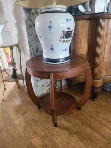 Prachtig eiken art deco bijzettafel beschikbaar voor biedingen