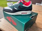 Nike Air Max 1 LeBron James Liverpool FC DS 43, Ophalen of Verzenden, Nieuw, Overige kleuren, Sneakers of Gympen