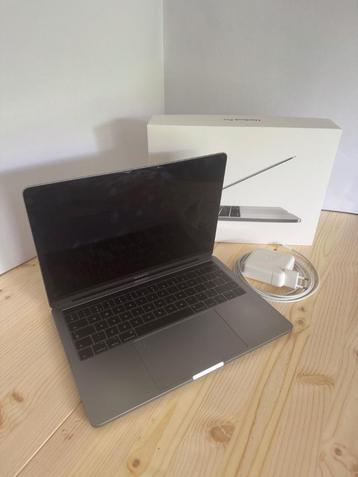 MacBook Pro eind 2016 - 4x Thunderbolt incl doos beschikbaar voor biedingen