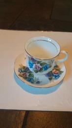 Kop en schotel bone china, Ophalen of Verzenden, Zo goed als nieuw