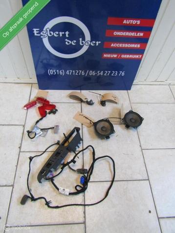 Deurpaneel onderdelen vw golf 5 lampen boxen schakelaars etc beschikbaar voor biedingen