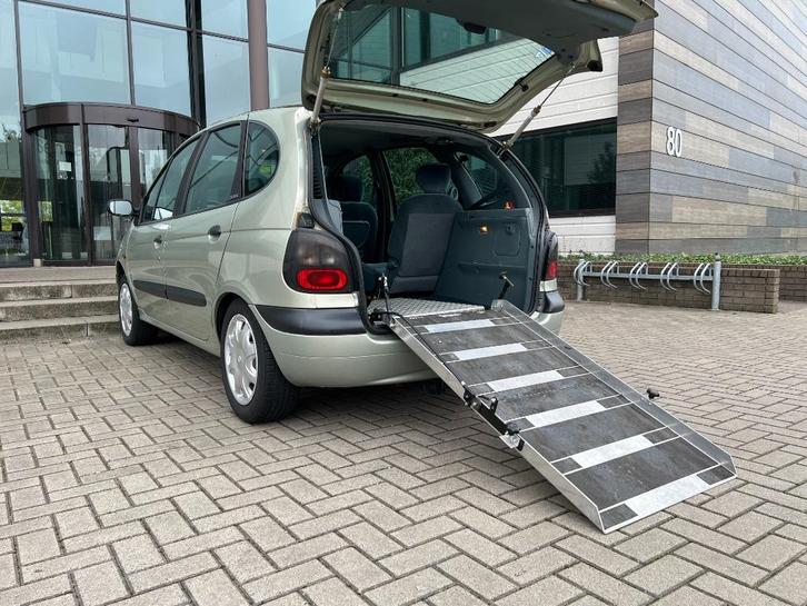 Renault Mégane Scenic 2.0 | Rolstoelauto | Scootmobielauto, Auto's, Renault, Bedrijf, Te koop, Mégane, ABS, Airconditioning, Centrale vergrendeling