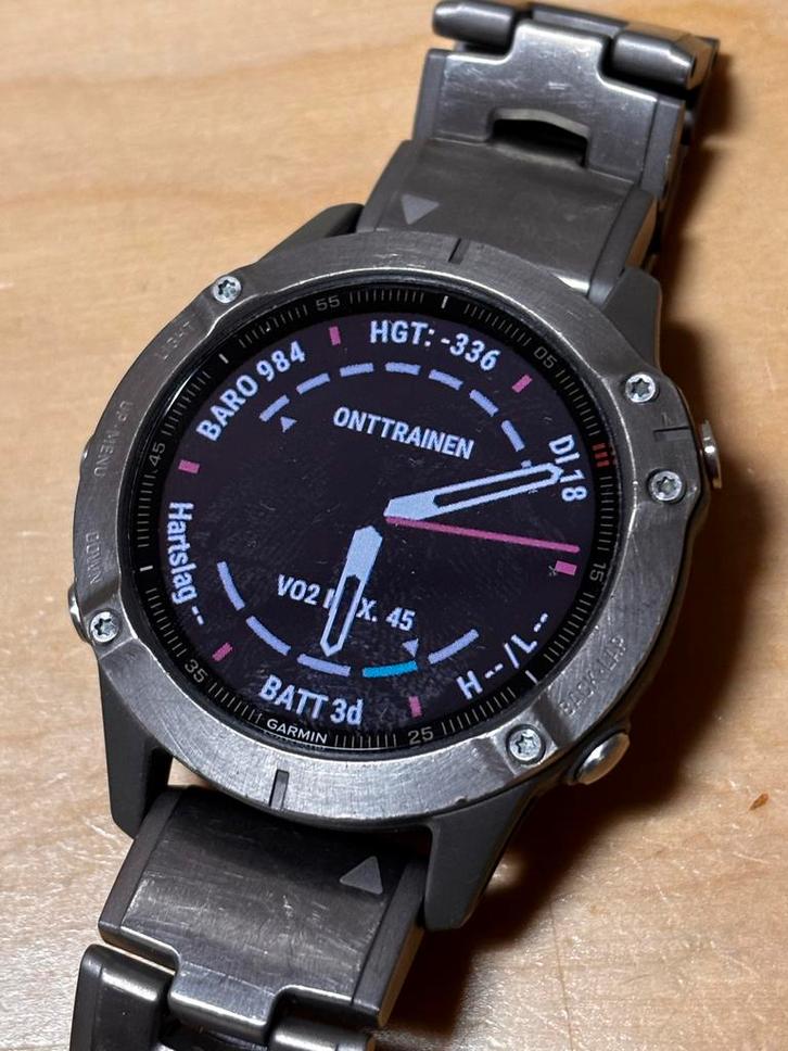 Garmin Fenix 6 Saffier Titanium 47mm (GPSinrilnr-110), Sieraden, Tassen en Uiterlijk, Sporthorloges, Gebruikt, Grijs, Afstand