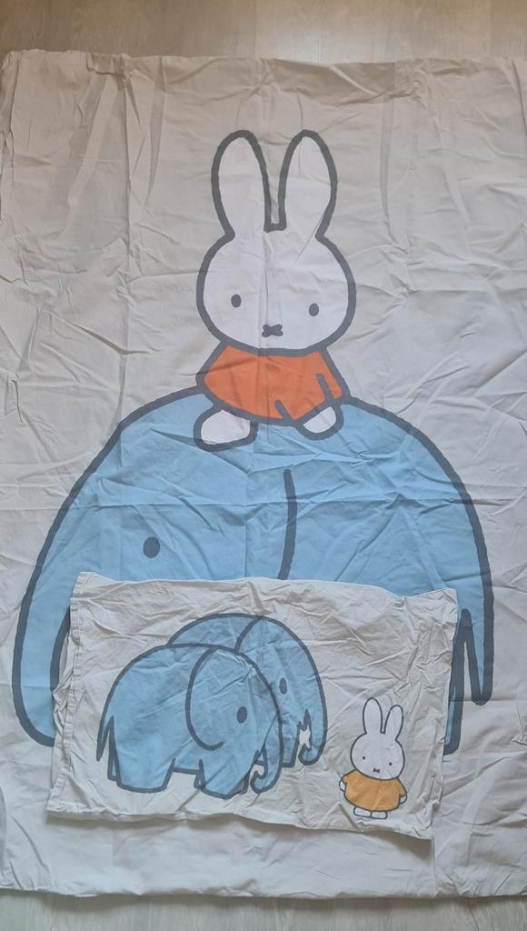 Miffy Dekbedovertrek + Kussensloop, Kinderen en Baby's, Kinderkamer | Beddengoed, Zo goed als nieuw, Dekbedovertrek, Wit, Jongetje of Meisje