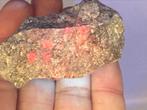 Robijn in Matrix mineralen UV Actief, Verzamelen, Mineralen en Fossielen, Ophalen of Verzenden, Mineraal