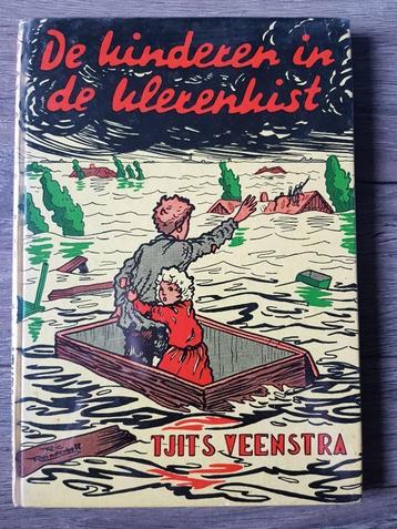 Boek : De kinderen in de klerenkist -- Tjits Veenstra -- beschikbaar voor biedingen