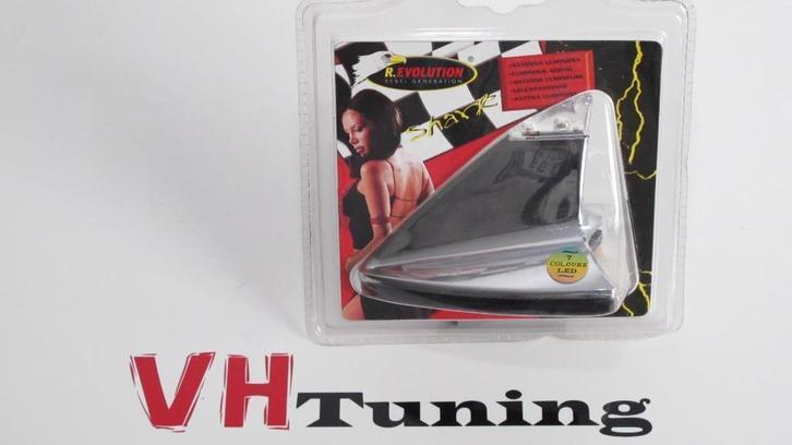 R. EVOLUTION 13865 haaienvin antenne chroom LED multi colour, Auto diversen, Tuning en Styling, Ophalen of Verzenden