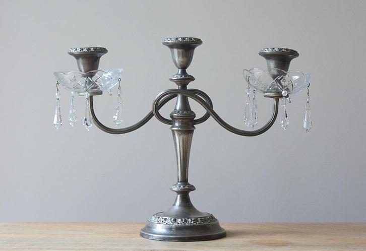 Antieke drie-armige verzilverde Engelse kandelaar, Antiek en Kunst, Antiek | Kandelaars, Zilver, Ophalen of Verzenden