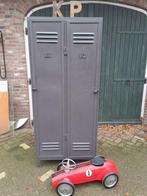 Oude zware Poolse leger locker Nieuw geschilderd, Ophalen, Zo goed als nieuw