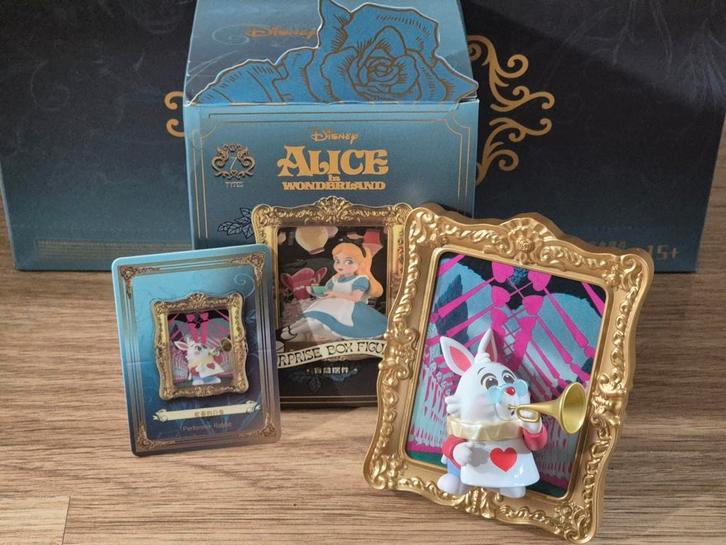 Disney Miniso Alice in Wonderland Rabbit magnetische lijst, Verzamelen, Disney, Zo goed als nieuw, Beeldje of Figuurtje, Ophalen of Verzenden