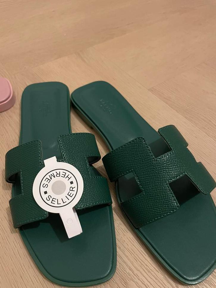 Hermes oran sandal 39 40, Kleding | Dames, Schoenen, Nieuw, Roze, Ophalen of Verzenden