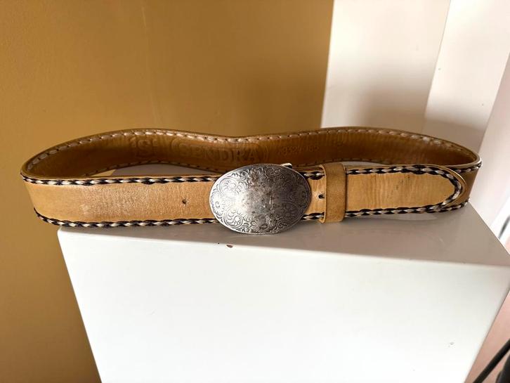 SENDRA beige leren riem ceintuur met gesp 104 cm CHCS, Kleding | Dames, Riemen en Ceinturen, Zo goed als nieuw, Heupriem, 100 cm of meer