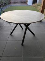 Gratis ronde tafel diameter 120cm. OPHALEN IN ZEVENAAR, Ophalen, Gebruikt, Rond, Vier personen