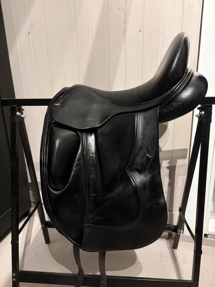Dressuurzadel Skyway Country Mill - Monoblad, Dieren en Toebehoren, Paarden en Pony's | Hoofdstellen en Tuigage, Gebruikt, Dressuur