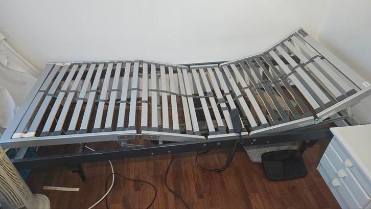 Gratis  Elektrische Lattenbodem 90x210+ Auping matras, Huis en Inrichting, Slaapkamer | Matrassen en Bedbodems, Gebruikt, Bedbodem