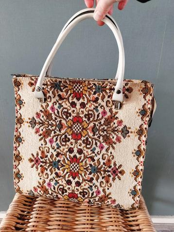 Vintage Gobelin Handtas beschikbaar voor biedingen