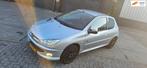 Peugeot 206 1.4 Génération lage km stand nieuwe apk, Voorwielaandrijving, 1360 cc, 4 cilinders, Origineel Nederlands