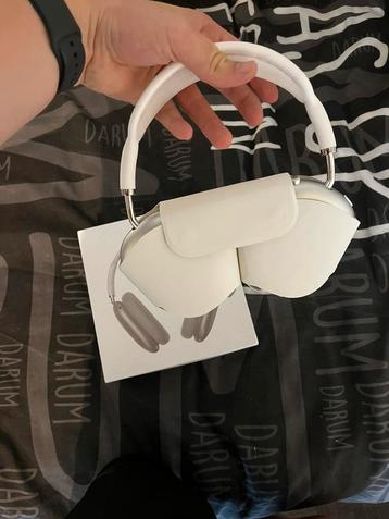 Airpods max met doos beschikbaar voor biedingen