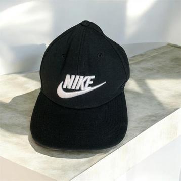 ZGAN | Nike pet beschikbaar voor biedingen