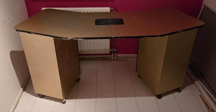 GRATIS ! MANICURE-TAFEL/NAGELTAFEL MET AFZUIGING ! GRATIS, Sieraden, Tassen en Uiterlijk, Uiterlijk | Cosmetica en Make-up, Handen en Nagels