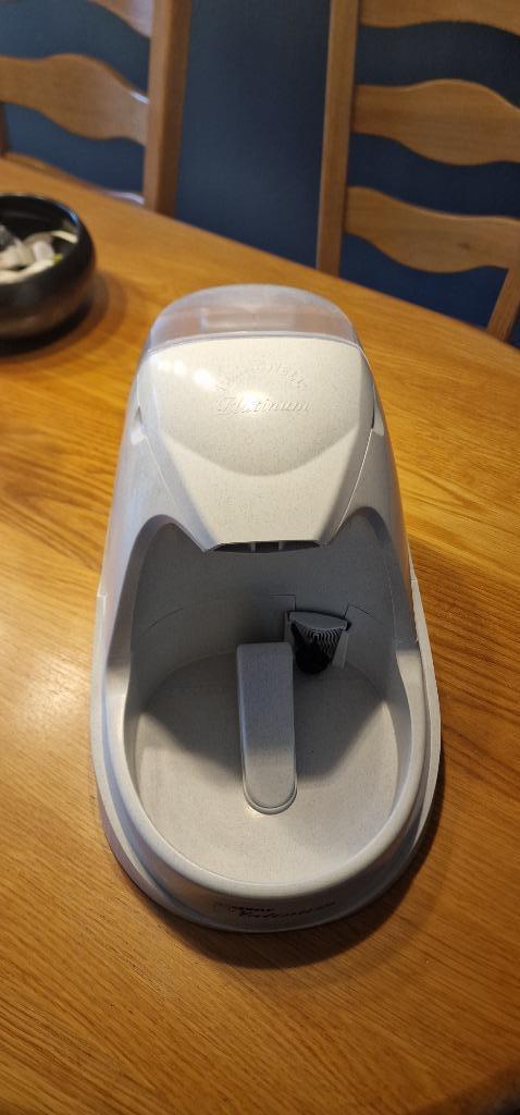 drinkfontijn, Dieren en Toebehoren, Kattenvoerbakken en Drinkbakken, Gebruikt, Automatisch, Ophalen