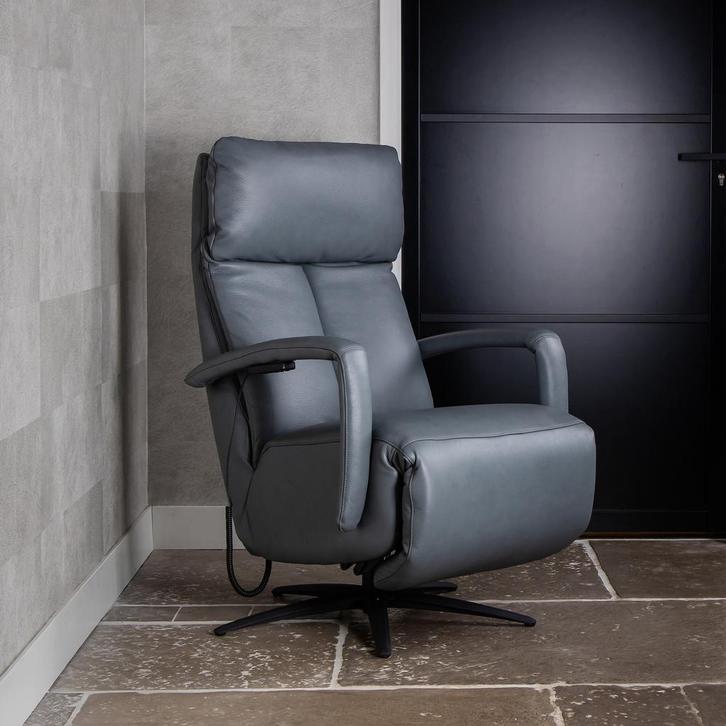 Nieuwe collectie! Luxe relaxfauteuil in hoogte vertstelbaar, Huis en Inrichting, Fauteuils, Nieuw, Leer, Metaal, 50 tot 75 cm