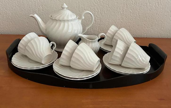 Koffie- en theeservies - Johnson Brothers (Regency), Huis en Inrichting, Keuken | Servies, Nieuw, Kop(pen) en/of Schotel(s), Overige stijlen