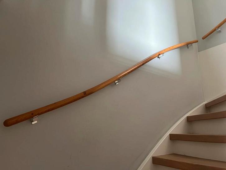 Houten Trapleuning, Doe-het-zelf en Verbouw, Hout en Planken, Zo goed als nieuw, Balk, Overige houtsoorten, 200 tot 250 cm, 25 tot 50 mm