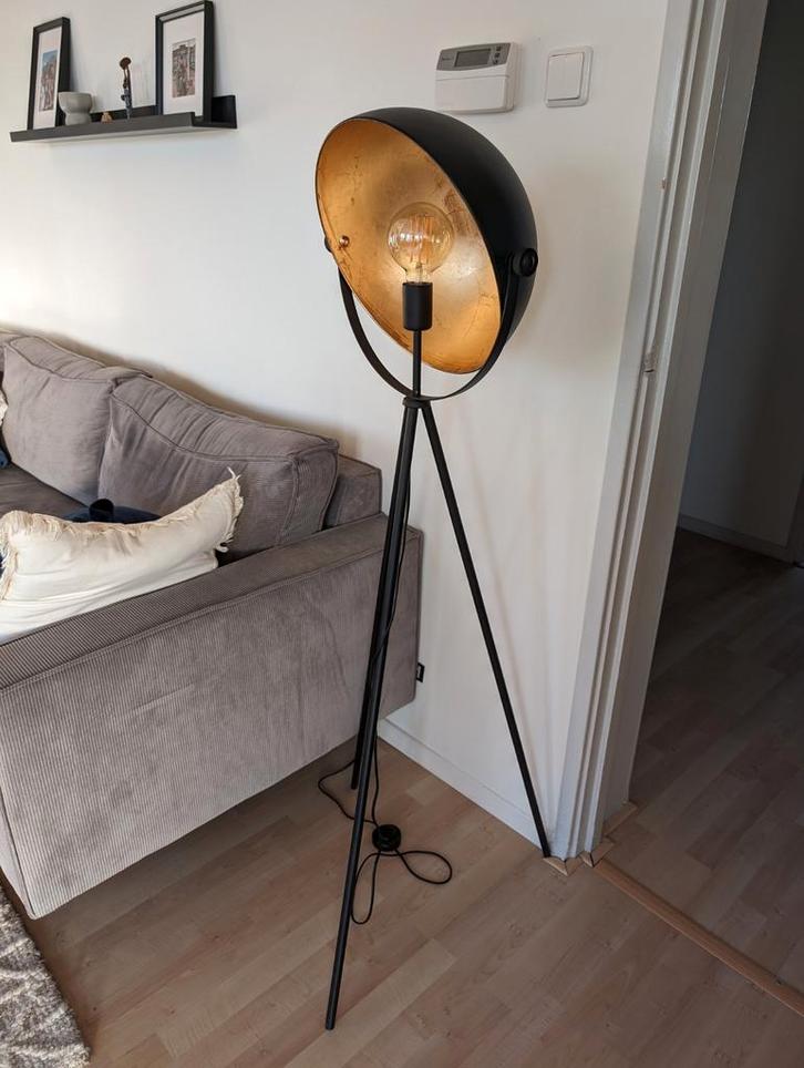 Vloerlamp Zwart/Goud - Super Staat!, Huis en Inrichting, Lampen | Vloerlampen, Zo goed als nieuw, 150 tot 200 cm, Metaal, Ophalen