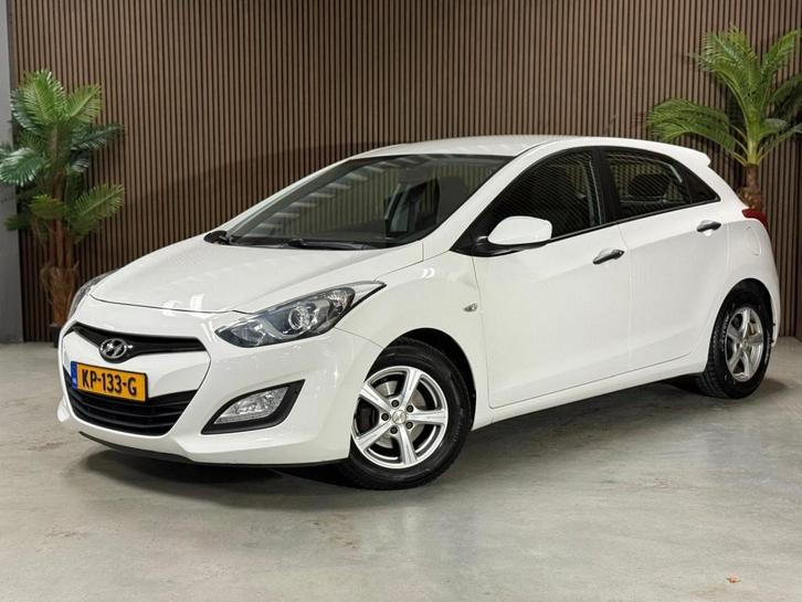Hyundai i30 CW 1.4i i-Motion, Auto's, Hyundai, Bedrijf, i30, ABS, Airbags, Airconditioning, Alarm, Boordcomputer, Climate control