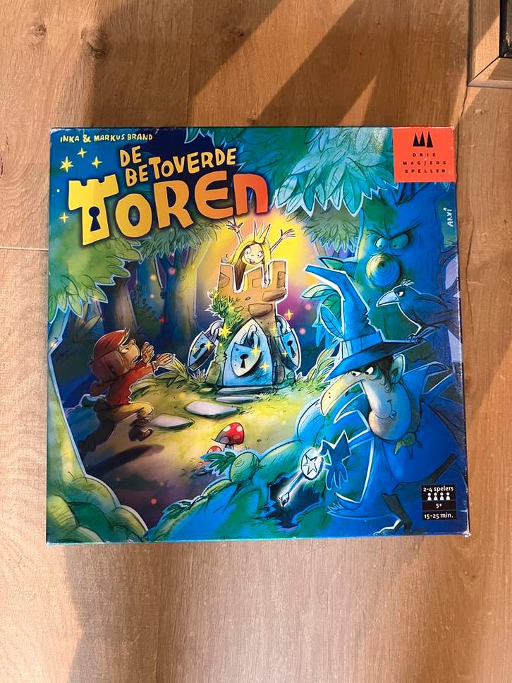 De Betoverde Toren - Leuk familiespel!, Hobby en Vrije tijd, Gezelschapsspellen | Bordspellen, Zo goed als nieuw, Een of twee spelers