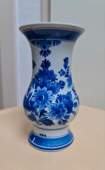 Delftsblauw vaasje jaren 50 / 60 mooi handgeschilderd mooi beschikbaar voor biedingen
